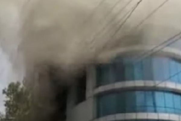 Hyd: Fire accident at Grand Spicy Bawarchi hotel, 14 rescued