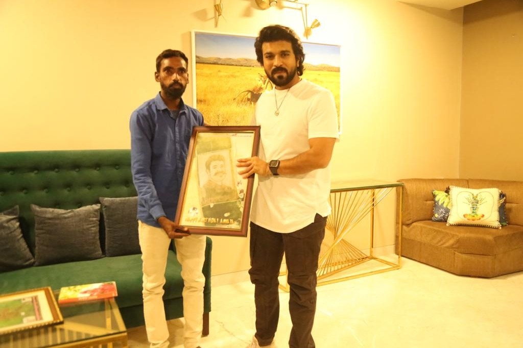 An Ordant Fan of Charan makes an art of charan with rice crop