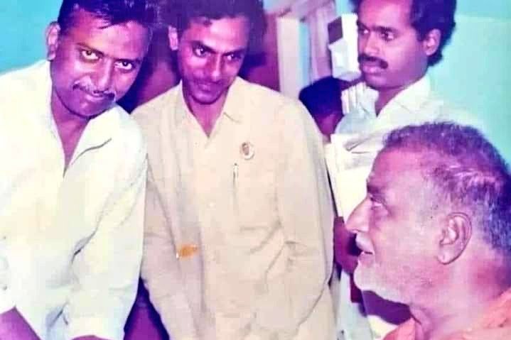 rare photo of kcr with ntr goes vilral on social media