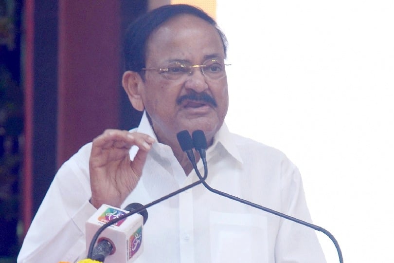 DMK praising Venkaiah triggers speculations of its support in Presidential polls