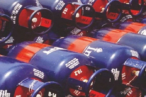 Prices of 19 kg commercial LPG cylinders slashed by Rs 135