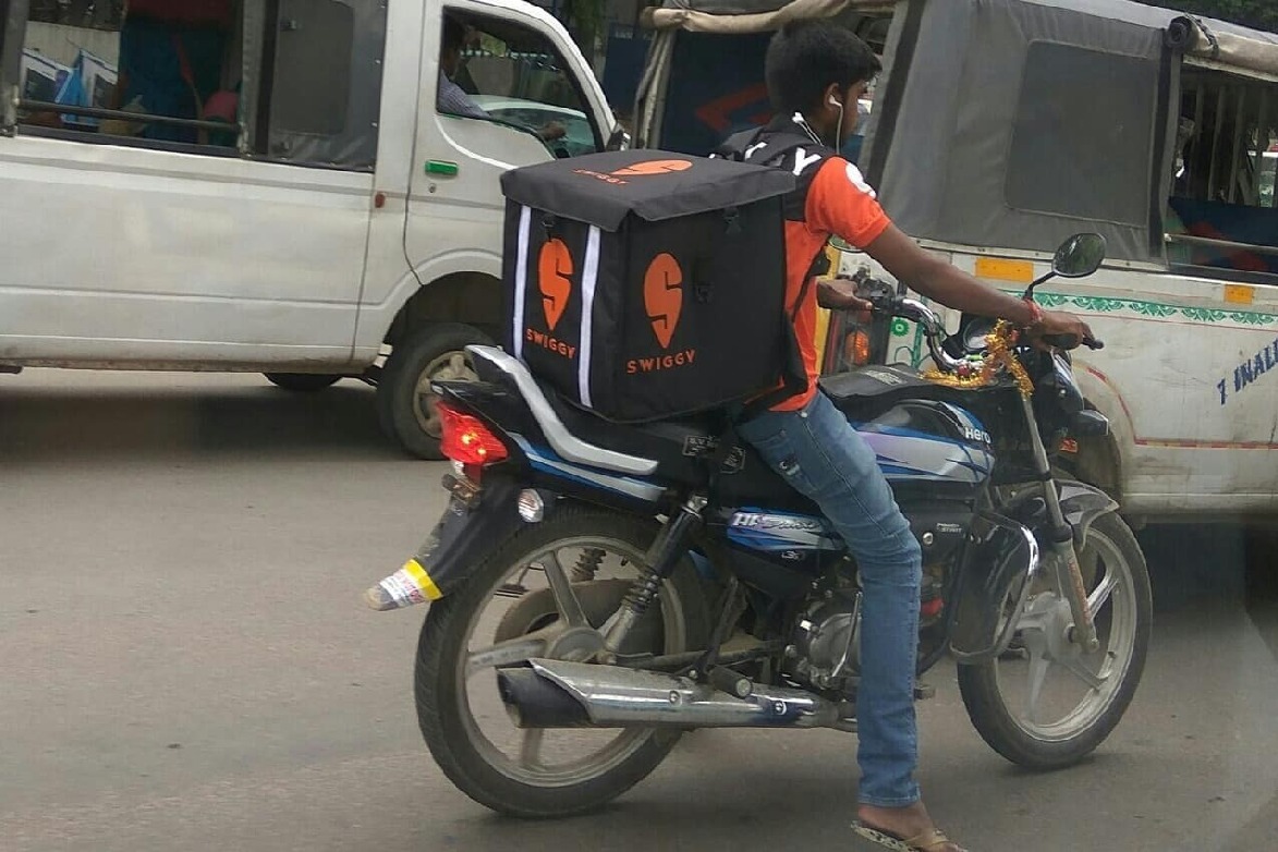 Hotel Staff Attacks Swiggy Delivery boy With Rods and Sticks In Hyderabad