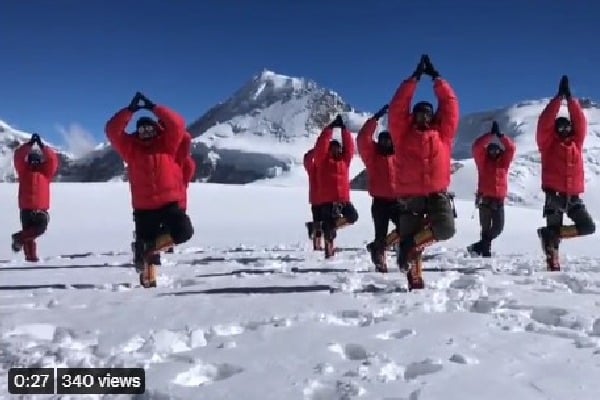 New record Border police personnel perform yoga at 24K feet