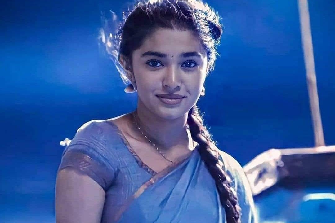 Krithi  in Dhanush movie