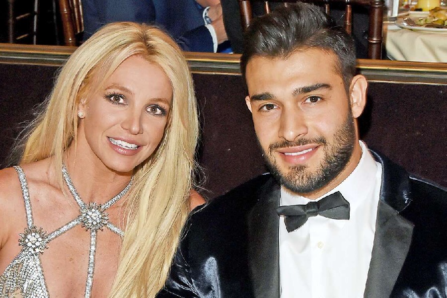 Britney Spears ties knot for third time; ex-husband held for gate crashing