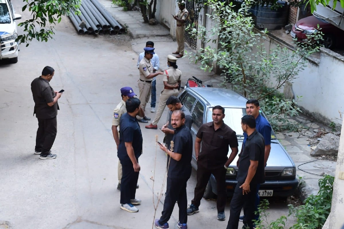 Police House Arrest bandi sanjay