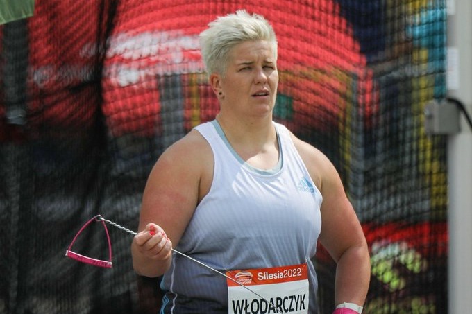 Olympic gold medalist Polish hammer thrower Anita Wlodarczyk injured after trying to nob thief 
