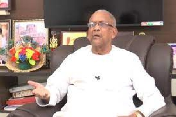 Pawan Kalyan enquires about veteran politician Harirama Jogaiah health