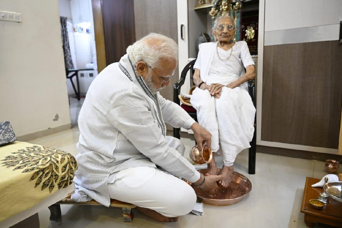 Narendra Modi pens emotional note on mother Heeraba's 100th birthday