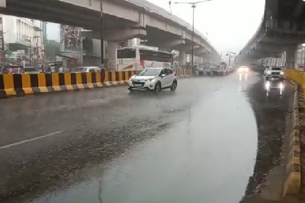 Heavy rain lashes Vijayawada city
