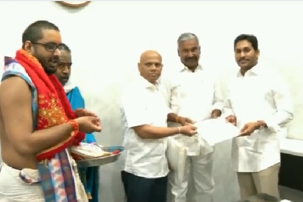 Minister Peddireddy invites CM Jagan to inaugurate Vakula Matha Temple