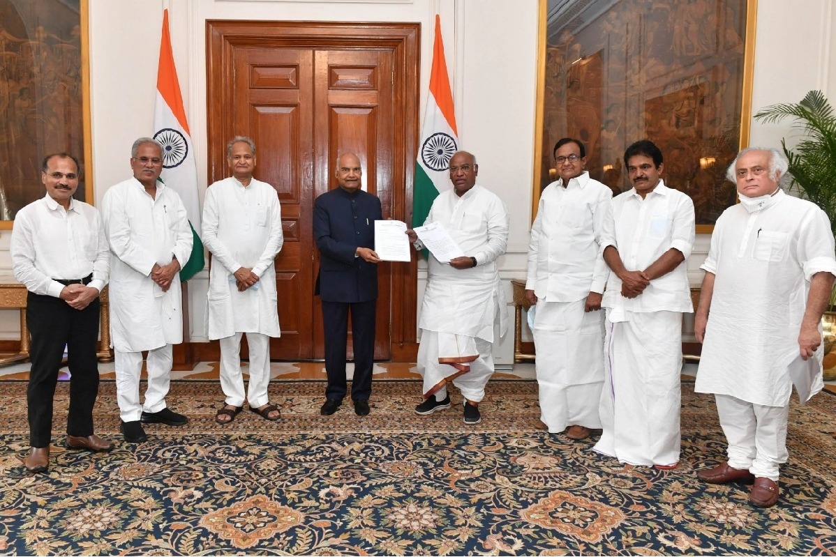 Agnipath row: Congress delegation meets President Kovind