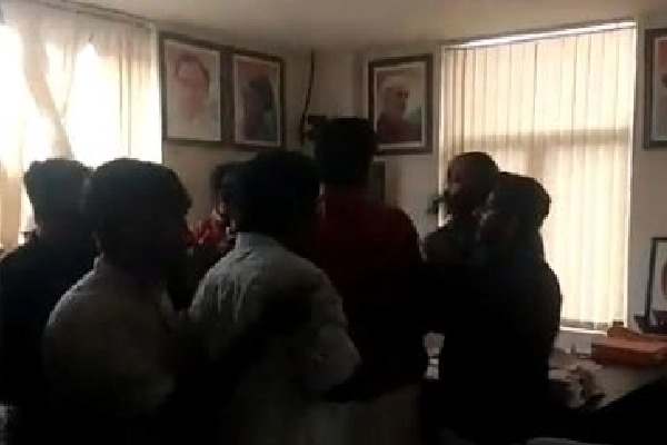 Rahul Gandhi's office in Wayanad vandalised by SFI students