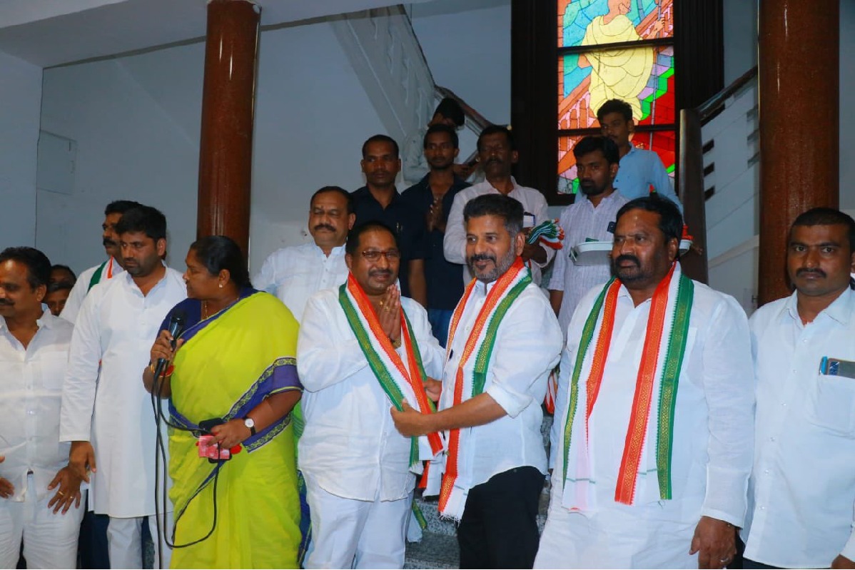 Thati Venkateshwarlu joined in to congress party