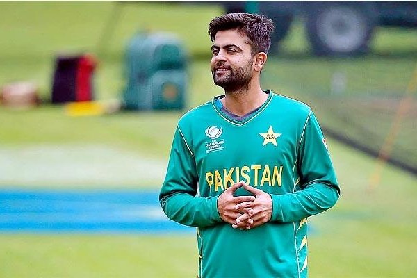 Dhoni backed Kohli; Ahmed Shehzad cries foul over lack of support in Pakistan
