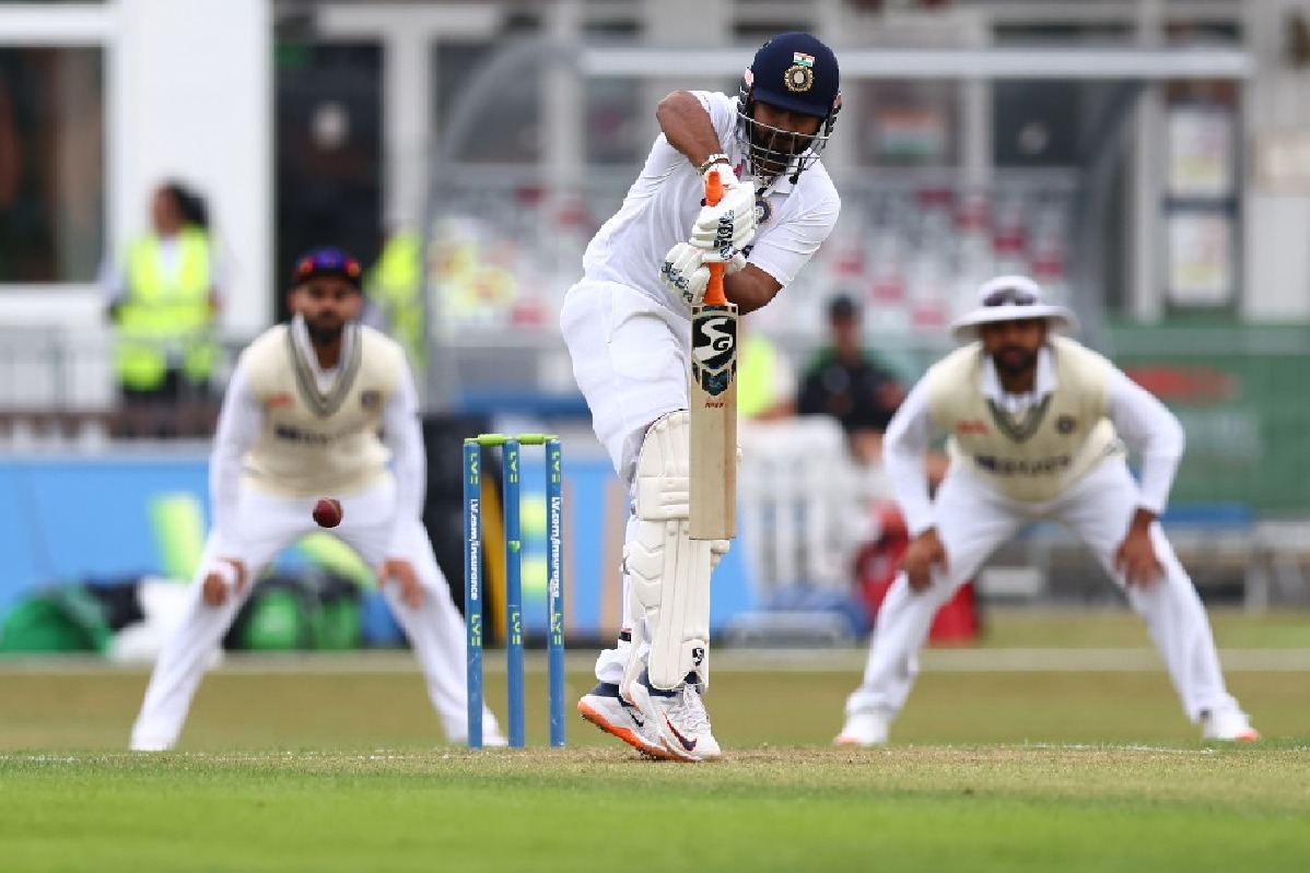Rishabh pant gets his form  back with attacking batting