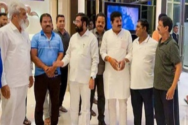 Shiv Sena rebel MLAs announces new party