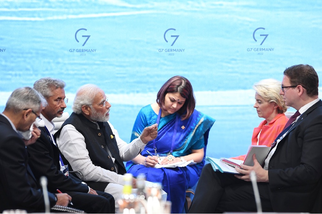 PM Modi lavishes UPs ODOP gifts for G7 leaders