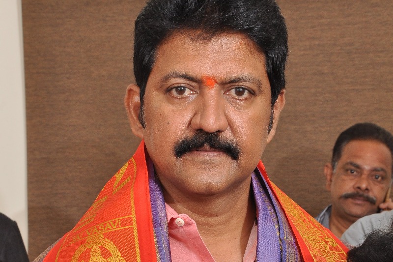 kodali nani says that vallabhaneni vamsi will contest as ysrcp candidate from gannavaram in 2024 elections