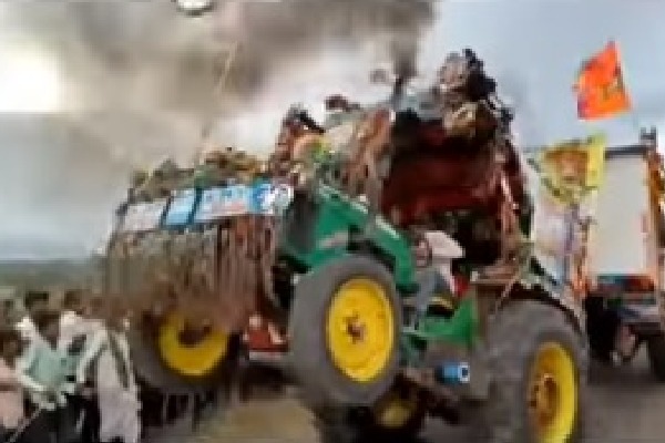 tug of war with tractors in karnataka video goes viral on social media