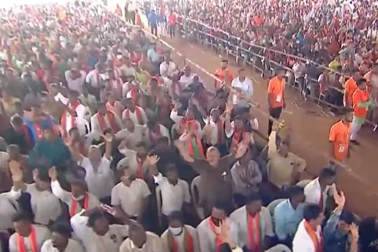 Huge crowd for BJP rally Leaders reaching parade ground