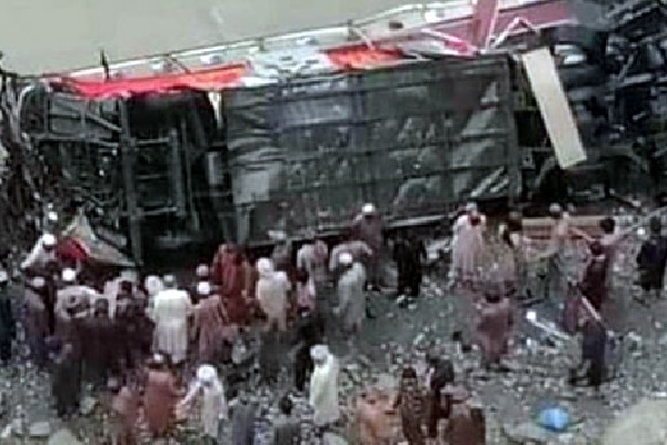 19 dead in pakistan after bus fell into gorge