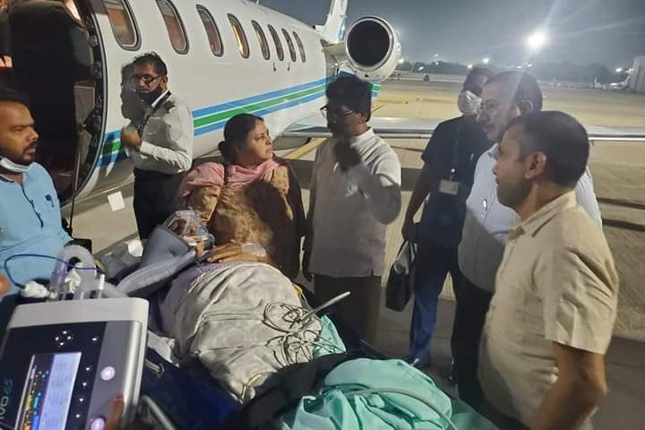 Jharkhand CM meets ailing Lalu Yadav at Delhi airport