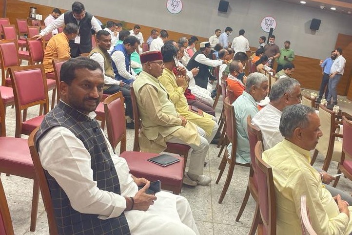 dubbak mla raghunandan rao attends bjp classes on president of india elections