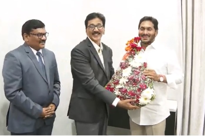 Deputy Collectors promoted as IAS officers meets CM Jagan