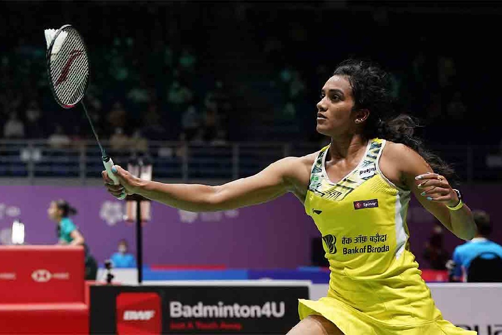 pv sindhu enters into semi finals of singapore open