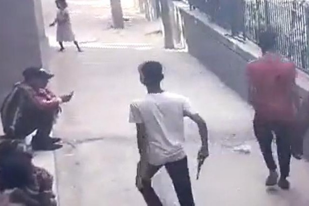 Watch: Four minor boys apprehended for firing at a man in Delhi's Jahangirpuri
