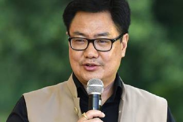 If lawyers charge Rs 10 lakh per hearing how can common man pay Law Minister Kiren Rijiju