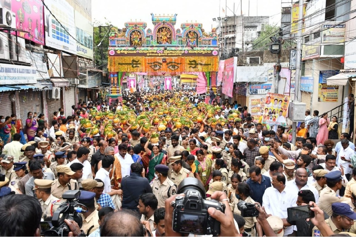 Thousands participate in Secunderabad Bonalu celebrations