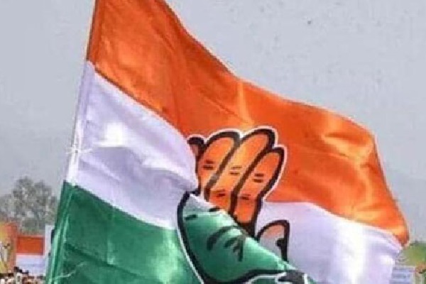 Amid split rumours Goa Congress shifts 5 MLAs to Chennai 