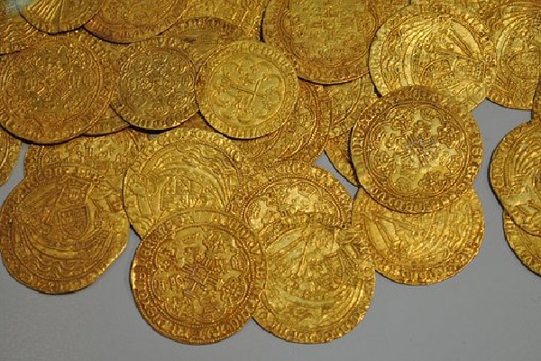 Gold coins found in bathroom site