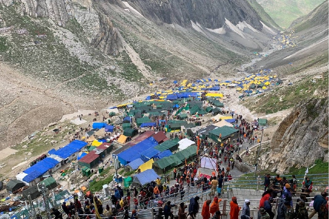 Amarnath Yatra touches 2L, over 15,000 have 'darshan' in one day