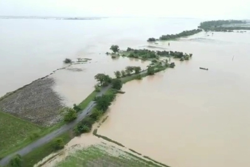 Telangana seeks Rs 1,000 crore from Centre for flood relief