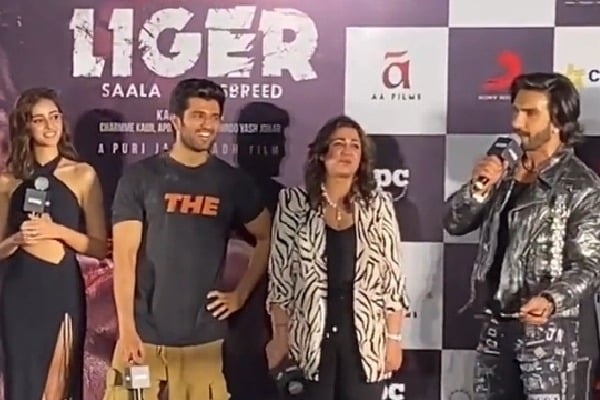 Ranveer dances to 'Liger' number 'Akdi Pakdi' with Vijay, Ananya