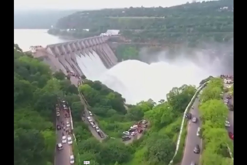 Srisailam reservoir filled with flood water