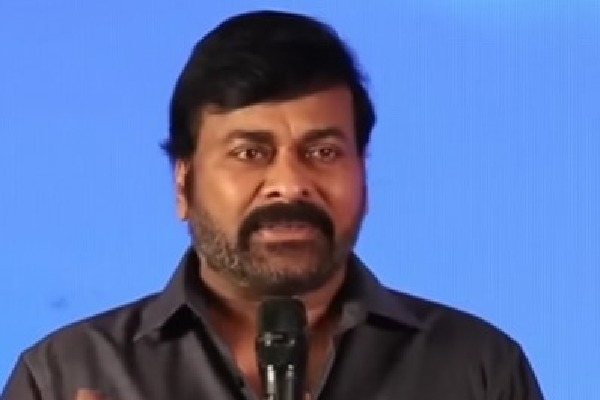 Chiranjeevi satirically faults working style of Tollywood directors