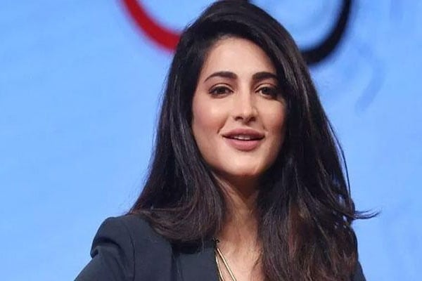 Shruti Haasan shares a special post on completing 13 years in industry
