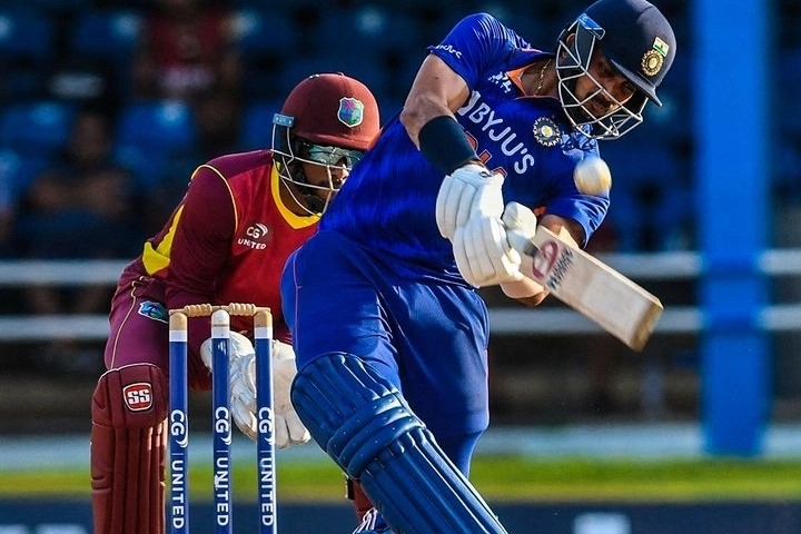 IND v WI, 2nd ODI: Axar Patel breaks M.S. Dhoni's 17-year-old record with match-winning six