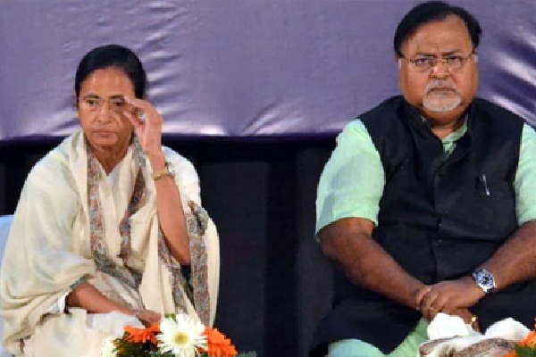 Partha Chatterjee dialled Mamata Banerjee 4 times since arrest