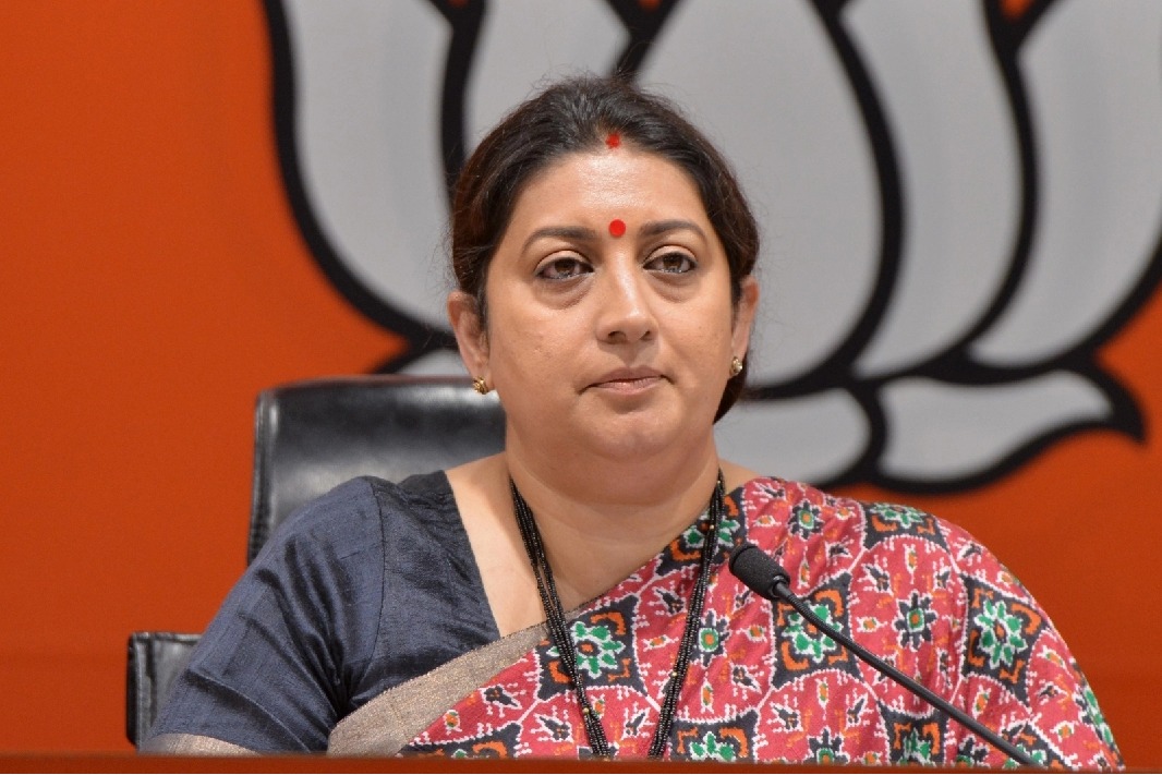 Delhi HC issues summons to 3 Cong leaders, asks them to remove tweets on Smriti Irani's daughter
