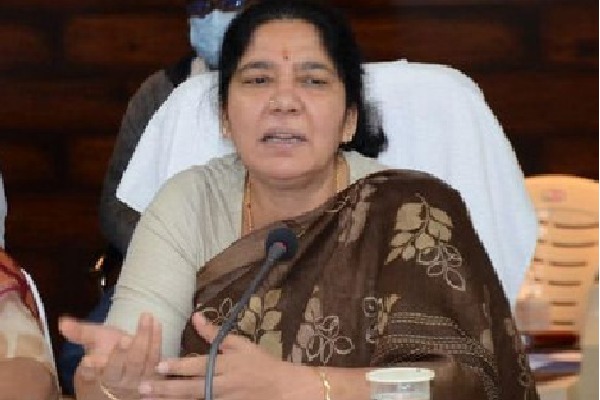 Minister Satyavathi Rathod mother passed away