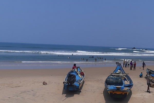 Seven students missing at Pudimadaka beach