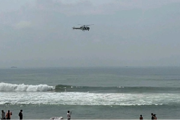 Navy recovers 2 bodies on Andhra beach, search on for 3 others