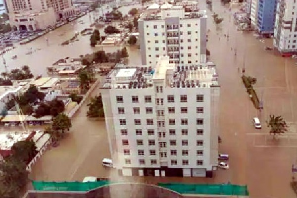 UAE hit by worst floods in 27 years Viral Videos Show UAE Flooded