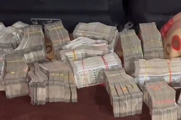3 Jharkhand Congress Leaders Detained With Huge Cash In Bengal