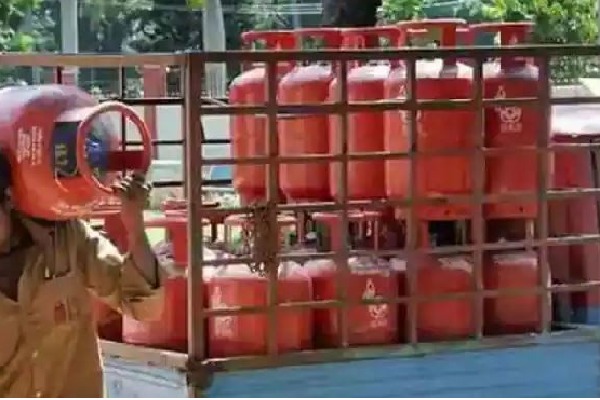 19 kg commercial cylinder gets cheaper by rs36 